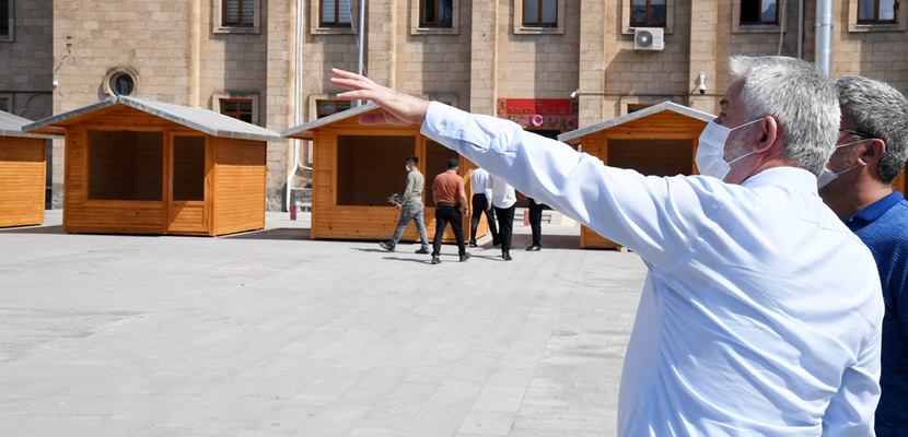 Tarihi Üzüm Çarşısının restorasyon çalışmalarının ilk adımı olan altyapı çalışmaları