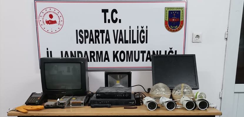 İl Jandarma Komutanlığı ekipleri kent genelinde suça ve suçluya geçit