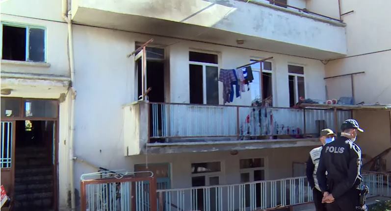 Zafer Mahallesi 214. Cadde üzerindeki bir evde bilinmeyen bir nedenle