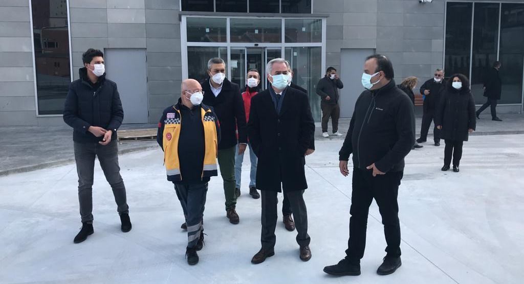 Vali Ömer Seymenoğlu, yapımı tamamlanmak üzere olan Eğirdir Devlet Hastanesi’ndeki