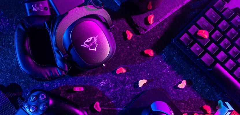 Oyun tutkunlarına hediye seçmek isteyen sevgililer için yılın en zorlu