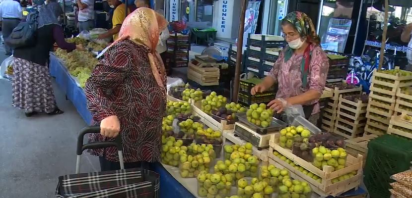 Uzun yıllardır Bağlar ve Yayla Mahallesi arasında Salı günleri kurulan