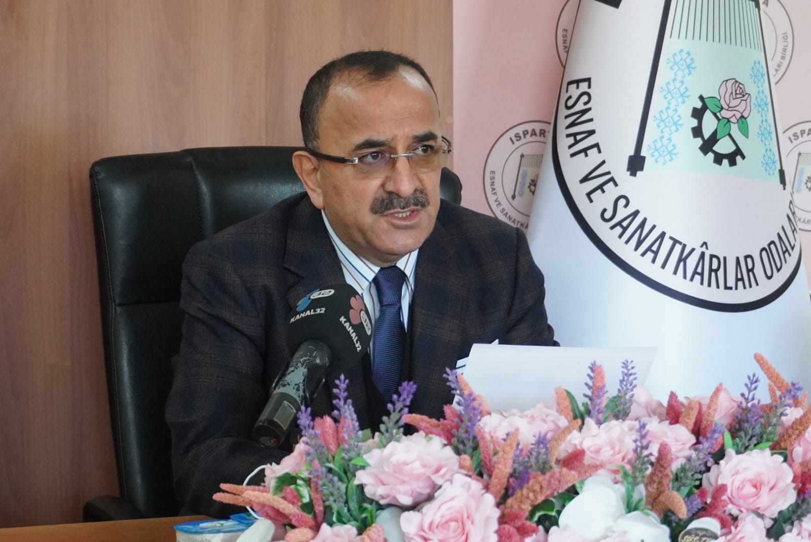 Isparta Esnaf ve Sanatkarlar Odaları Birliği Başkanı Ahmet Tural, destekten