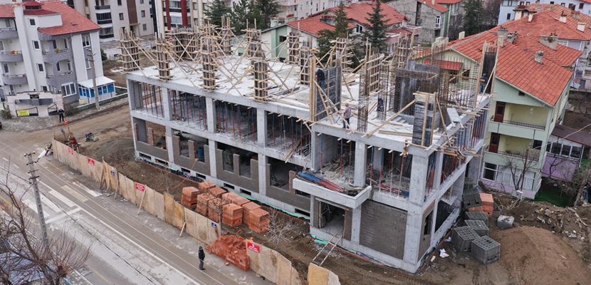 Uzun yıllar boyunca Valilik binasında hizmet veren ancak kapasitelerinin artmasıyla