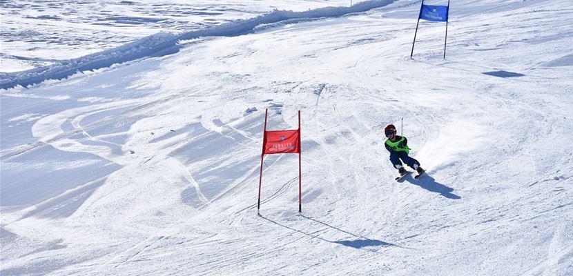 Kayak sporunun il genelinde tanıtımının yapılması, yaygınlaştırılması ve profesyonel kayakçı
