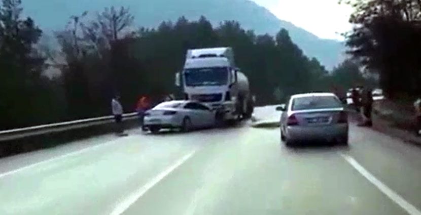 Isparta-Antalya karayolunun 20 kilometresinde meydana gelen trafik kazasında 29 yaşındaki