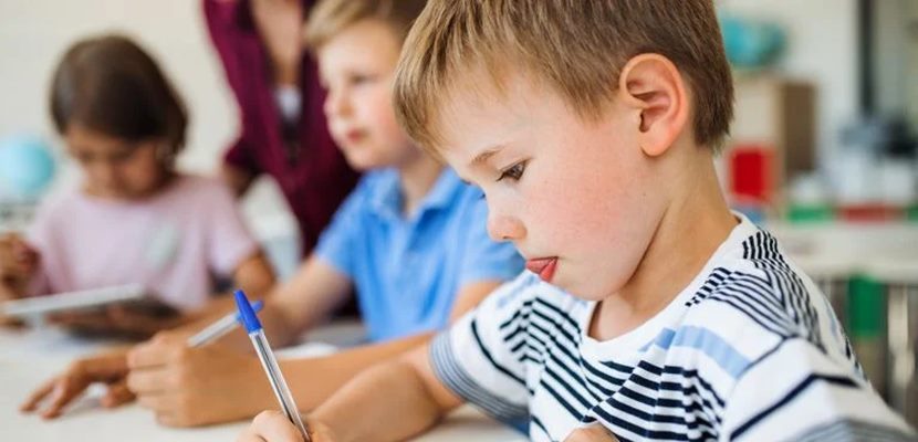 Koronavirüs salgını nedeniyle hayata geçirilen uzaktan eğitim modeli, kısıtlamalar ve