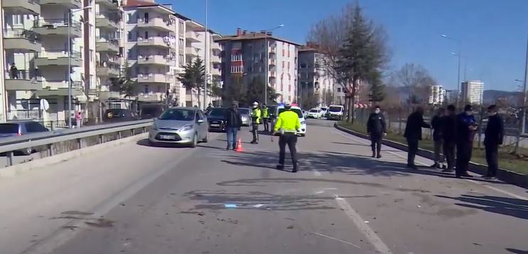 Modernevler Mahallesi’nde Çevre Yolu üzerindeki virajda kontrolden çıkan otomobil takla