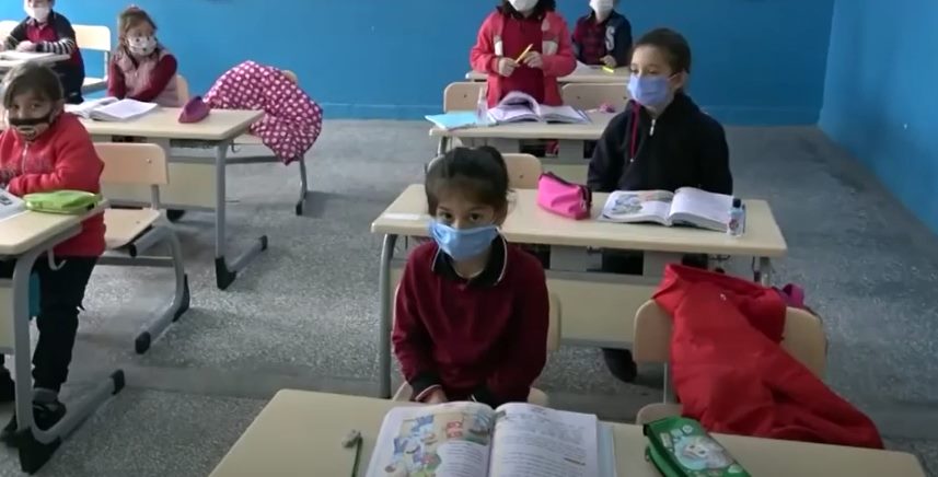 Isparta’da uzun bir aranın ardından okullar yeniden açıldı