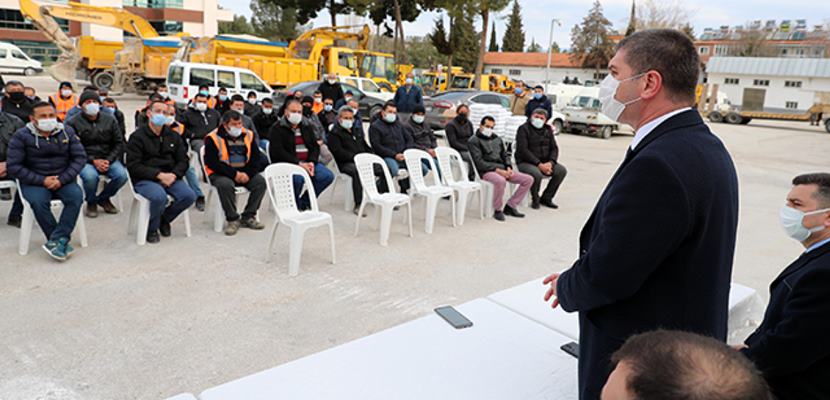 Burdur Belediye Başkanı Ali Orkun Ercengiz, İl Özel İdaresi Personeli