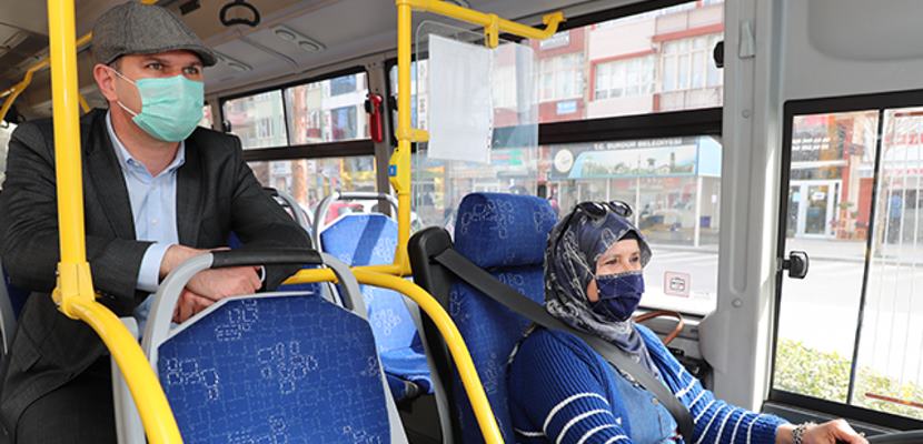Başkan Ercengiz ilk ve tek kadın halk otobüsü şoförü ile seyahat etti