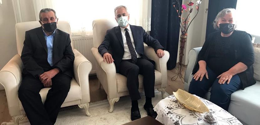 İlçe ziyaretleri kapsamında Gelendost’a giden Vali Ömer Seymenoğlu ilçede ikamet