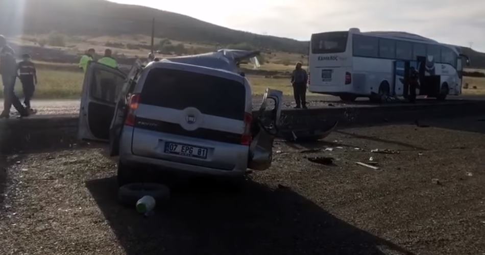 Isparta’nın Şarkikarağaç ilçesinde meydana gelen kazada 1 kişi hayatını kaybetti.