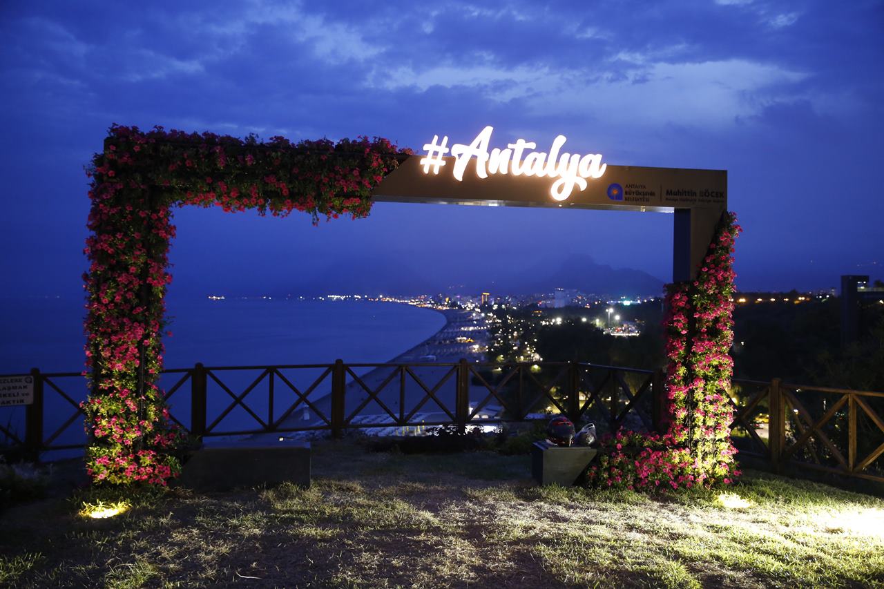 Isparta Belediye Başkanı ve Milliyetçi Hareket Partisi (MHP) Belediye Başkan