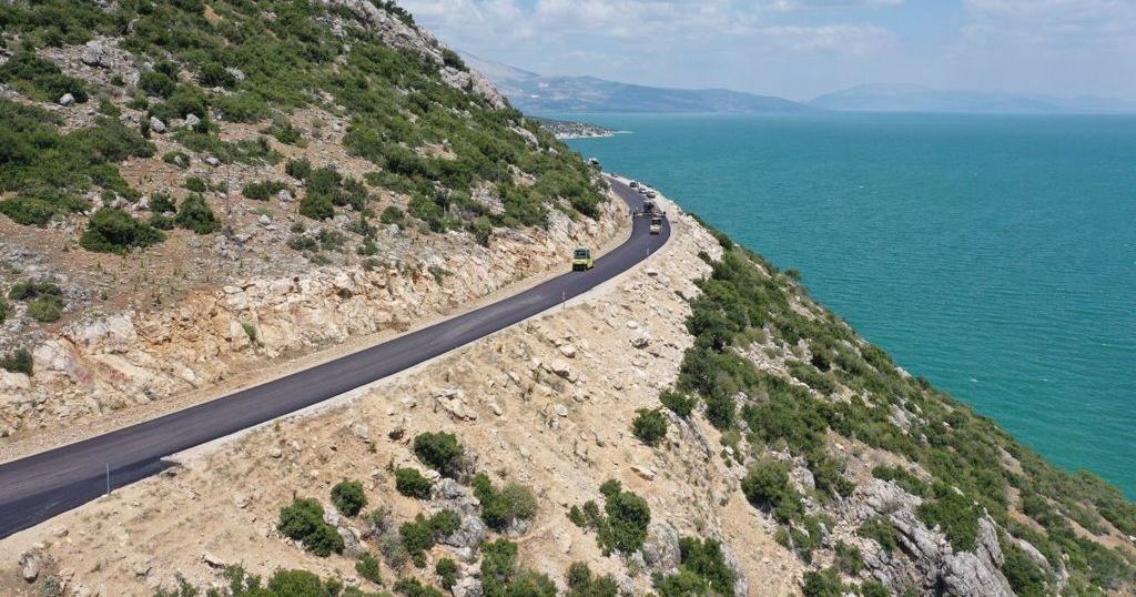 İl Özel İdaresi ekipleri 2021 yılı sıcak asfalt sezonun ilk