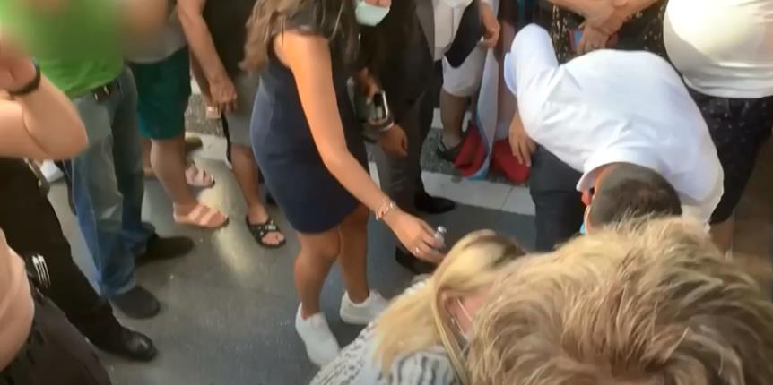 Muğla’nın Marmaris ilçesinde esnaf ziyaretinde bulunan İYİ Parti Genel Başkanı