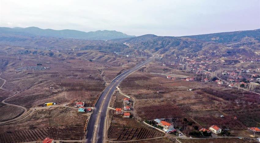 Hafta sonu Isparta-Burdur dostluk yolunda incelemelerde bulunan Ulaştırma ve Altyapı