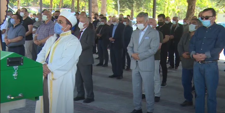 Isparta Eski Belediye Başkanı Yusuf Ziya Günaydın’ın eşi Dilek Günaydın’ın