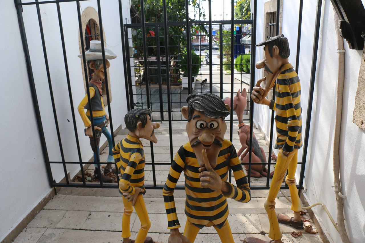 Süleyman Demirel Üniversitesi Tekstil El Sanatları ve Tasarım Araştırma ve
