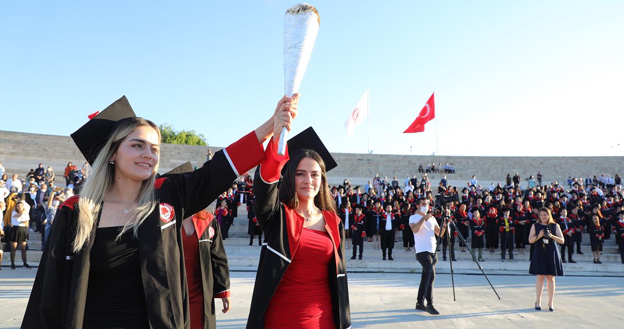 Süleyman Demirel Üniversitesi Tıp Fakültesi 23’üncü dönem mezunlarını verdi. 204