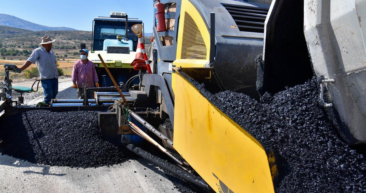 Şehirde ne varsa köyde de o olacak parolasıyla çalışmalarını sürdüren