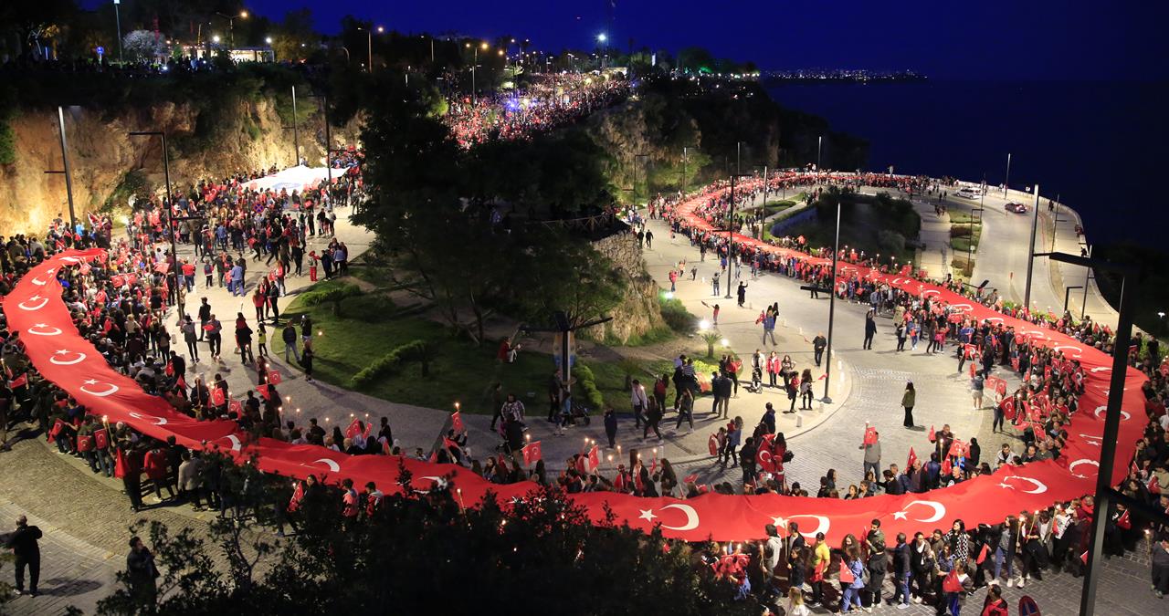 Aralarından Isparta Gazeteciler Cemiyeti Başkanı Şevket Karahan’ın da bulunduğu, Akdeniz