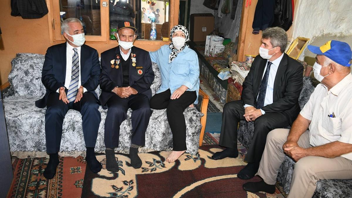 Keçiborlu ilçesine çalışma ziyareti gerçekleştiren Vali Ömer Seymenoğlu Saracık köyü