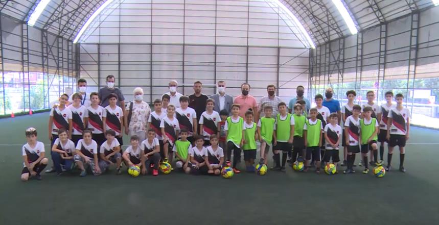 MHP Isparta Merkez İlçe Başkanı Osman Gülay ve beraberindeki parti