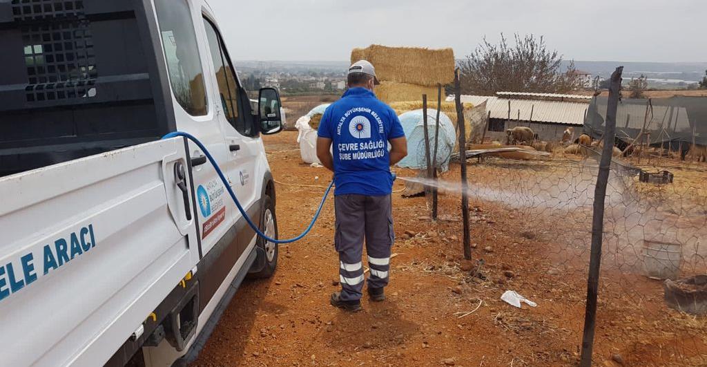 Vergi Haftası dolayısıyla Isparta TSO’yu ziyaret eden Defterdar Turan, vergisini