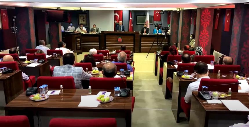 Isparta Belediye Meclisinde 4 üyeye sahip olan CHP, dün flaş