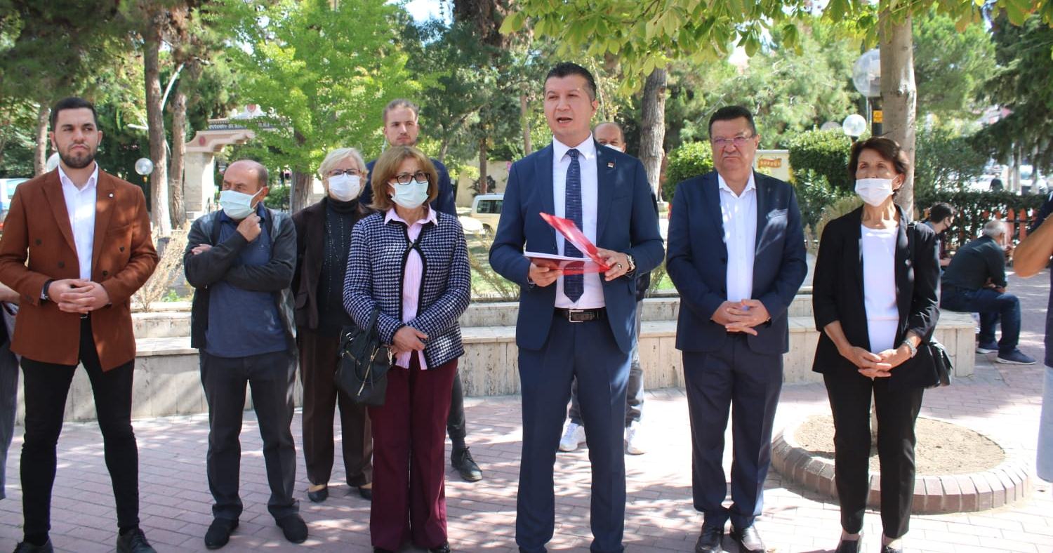 Cumhuriyet Halk Partisi (CHP) Burdur İl Başkanı İzzet Akbulut, Türkiye’de