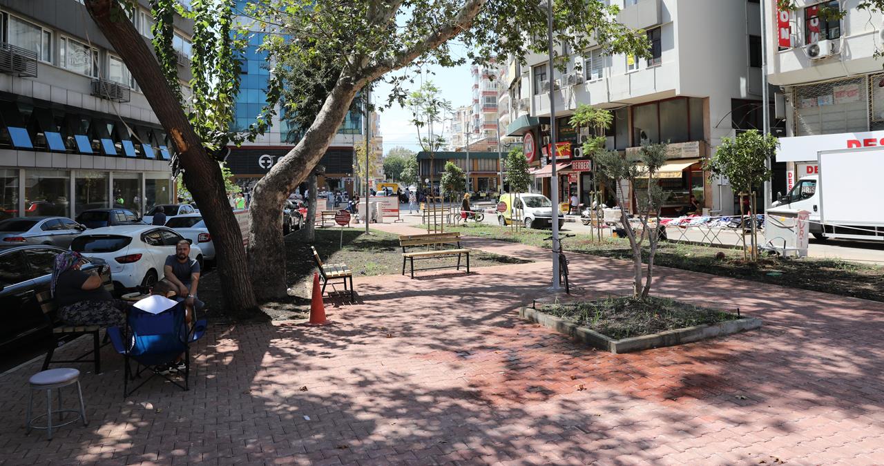 Seçim çalışmaları kapsamında Çünür Mahallesinde kahve toplantısı yapan CHP Isparta