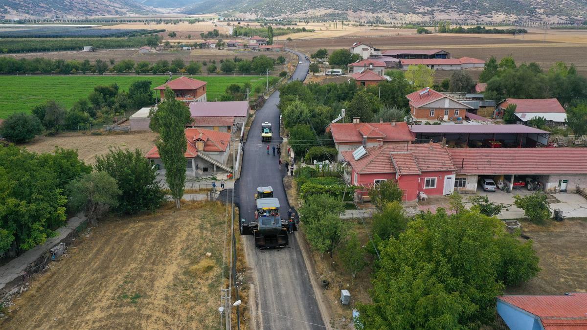 Kırsalda yaşayan vatandaşların tüm imkanlara sahip olması için var gücüyle