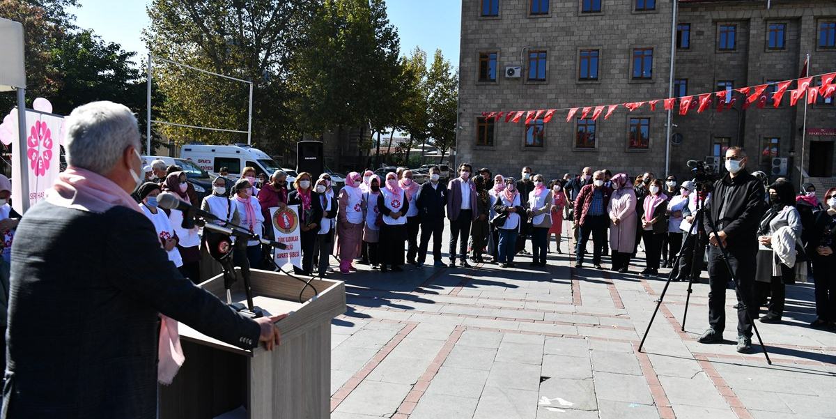 1-31 Ekim Meme Kanseri Farkındalık Ayı kapsamında bir dizi etkinlik