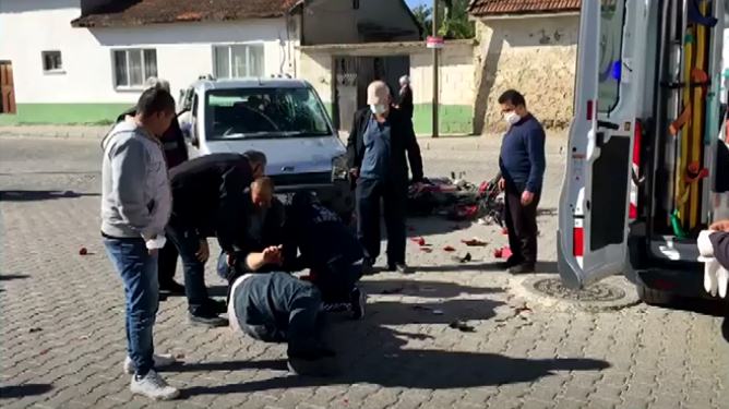 Isparta’nın Şarkikaraağaç ilçe merkezinde feci bir kaza yaşandı. Otomobil ile