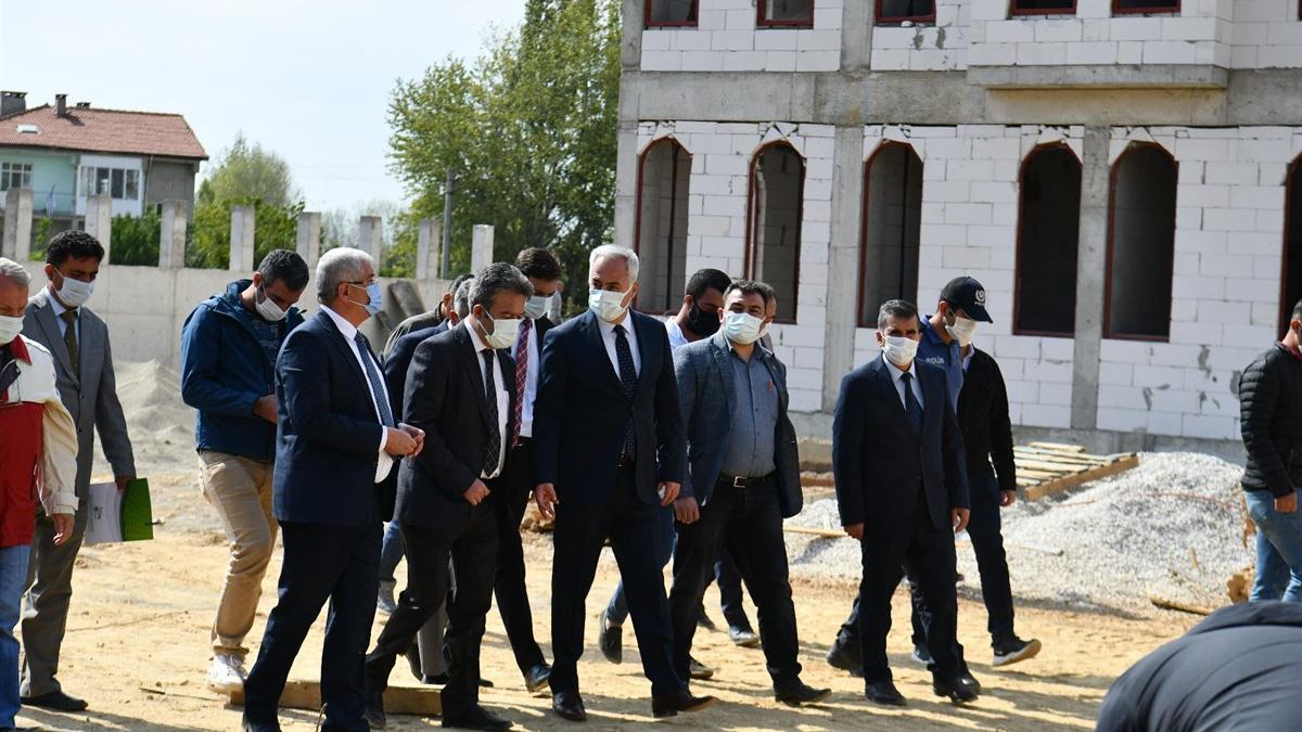 Vali Ömer Seymenoğlu, her ay düzenli olarak gerçekleştirdiği ilçe ziyaretleri