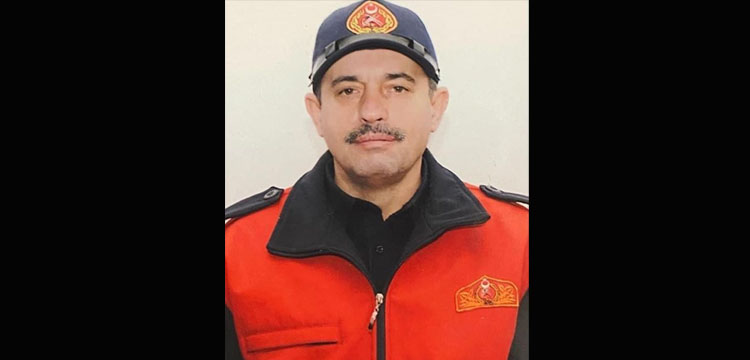 Isparta İtfaiyesi Personellerinden Yavuz Barlas (59), görevi başındayken ani kalp