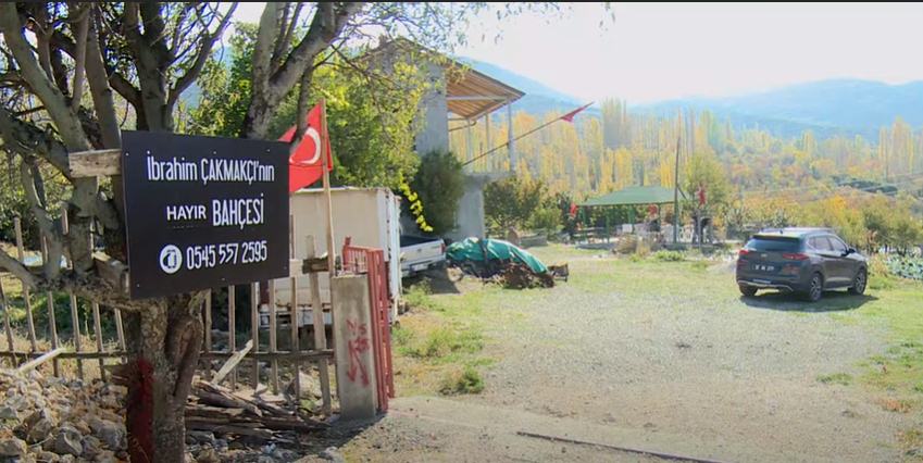 Sav kasabasında hayatını sürdüren hayırsever Halil İbrahim Çakmakçı, bahçesinde yetiştirdiği