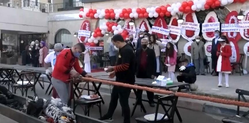 32 Metrelik Kebap Saniyeler İçerisinde Tükendi