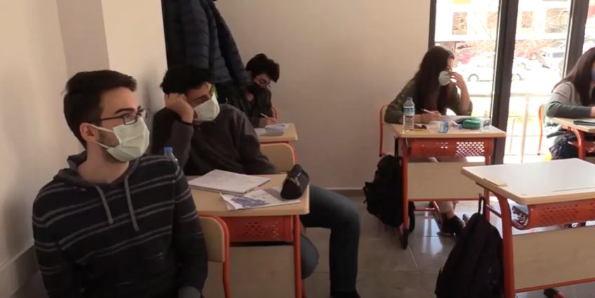 Okullarda ilk ara tatil başladı. Ders zili, ara tatil öncesinde