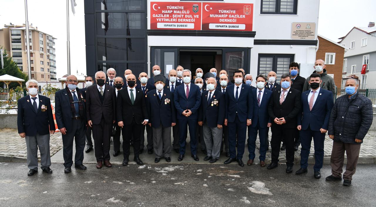 Vali Ömer Seymenoğlu ve Kuzey Kıbrıs Türk Cumhuriyeti Antalya Başkonsolosu