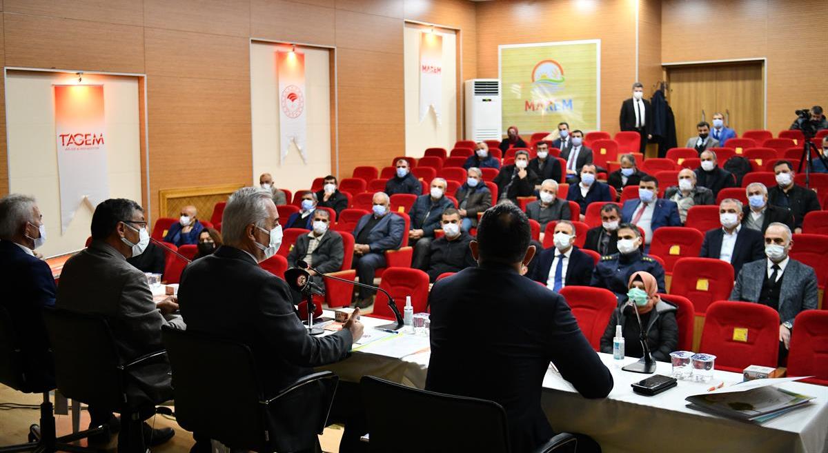 Her ay bir ilçede gerçekleştirilen Muhtarlar Toplantısı yılın son ayında