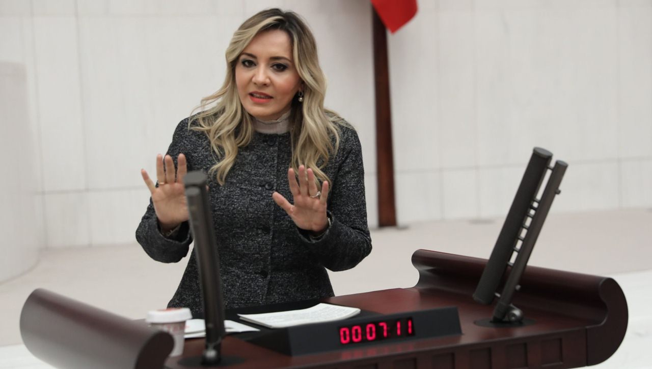 İyi Parti Isparta Milletvekili Aylin Cesur, 7 köye verilen doğalgaz