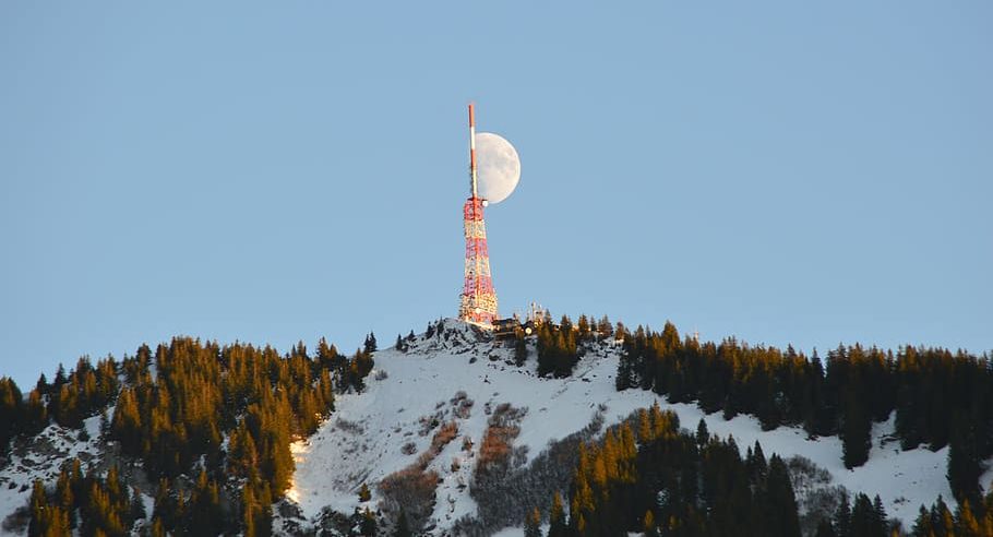 Isparta’da yaşanan elektrik kesintileri devam ediyor. Bölgemizde yayın yapan yerel