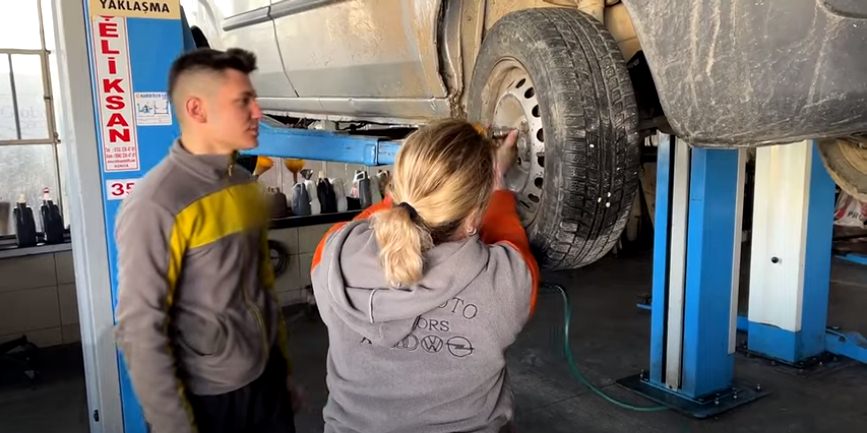 Isparta’da yaklaşık 20 yıl önce oto tamircisi İbrahim Çevikbaş ile