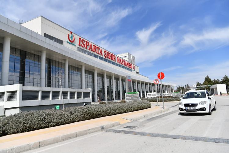 Isparta Şehir Hastanesi Acil Servisinde görev yapan Uzm. Dr. Engin