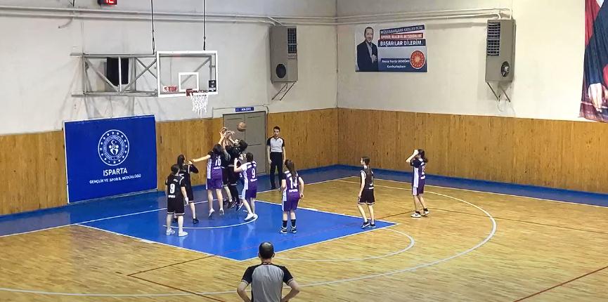 Iyaş Selçuklu Ortaokulu Basketbol Kız Takımı, Antalya’da yapılan Okullararası Türkiye