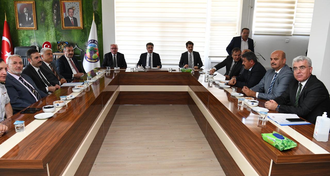 Isparta Valisi Aydın Baruş çalışma ziyareti kapsamında Senirkent ilçesini ziyaret