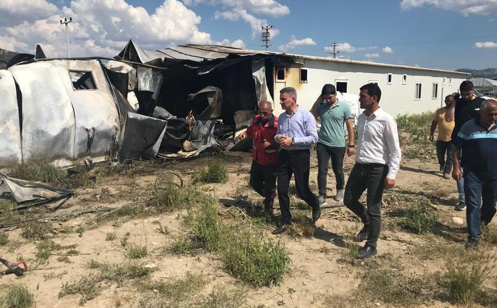 Deregümü Köyü seralar bölgesinde bulunan özel bir firmaya ait işçilerin