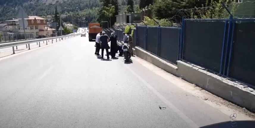 Isparta’nın Eğirdir ilçesinde motosikletiyle yol kenarındaki duvara çarpan Bilal Demirel